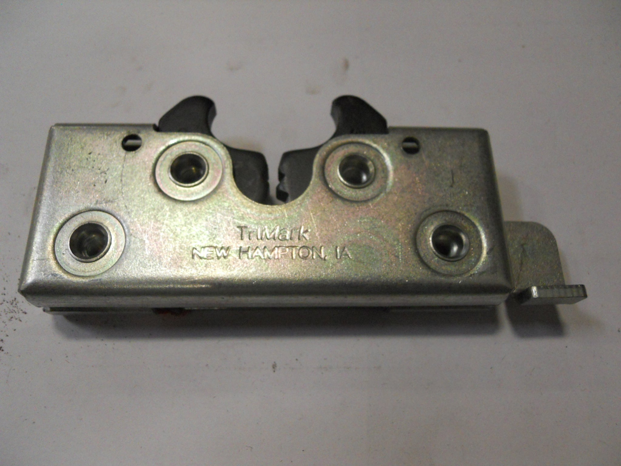 LATCH, CAM PUSH BUTTON LH