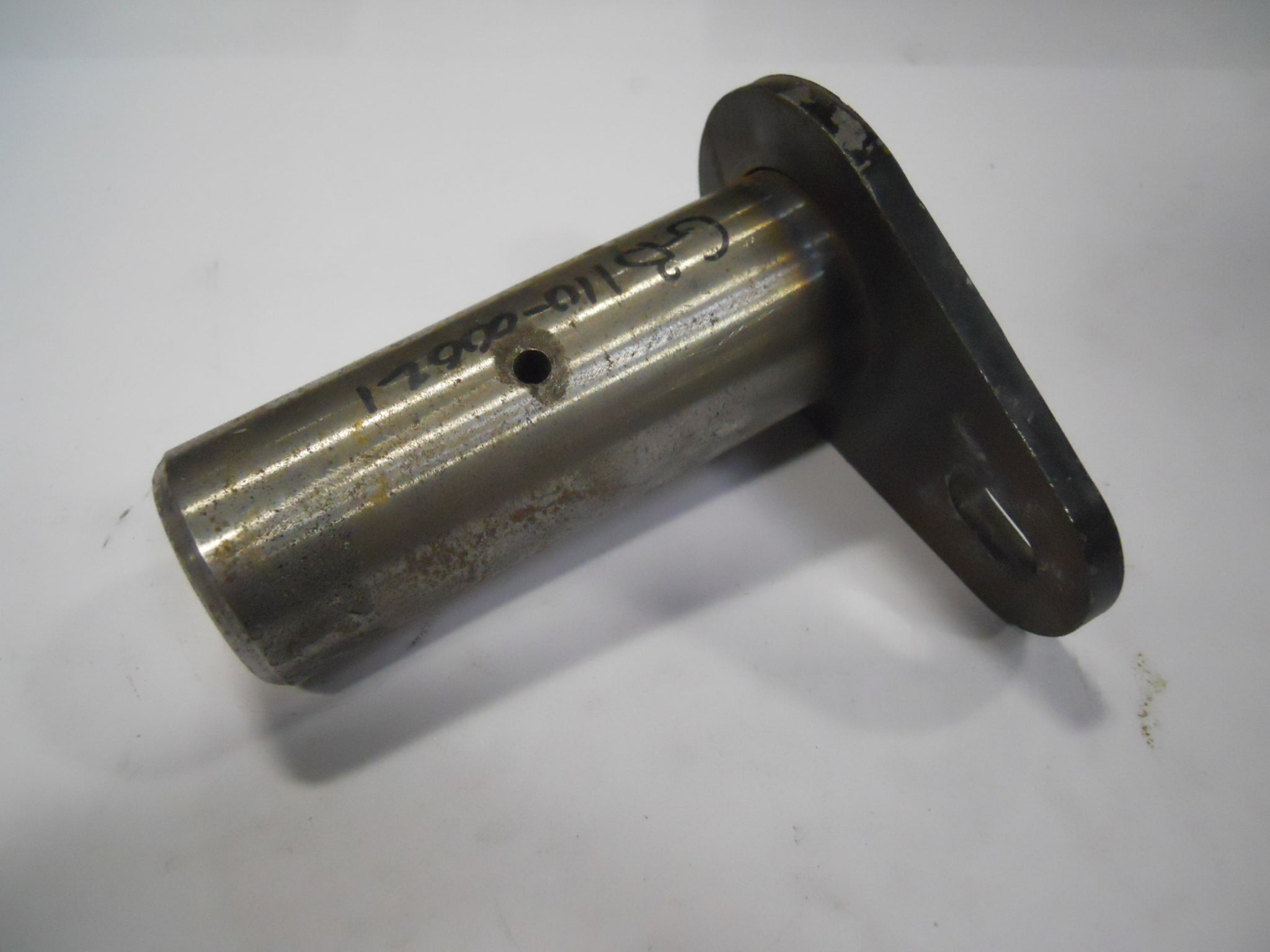 PIN 1 1/2" LIFT CYL BUTT END