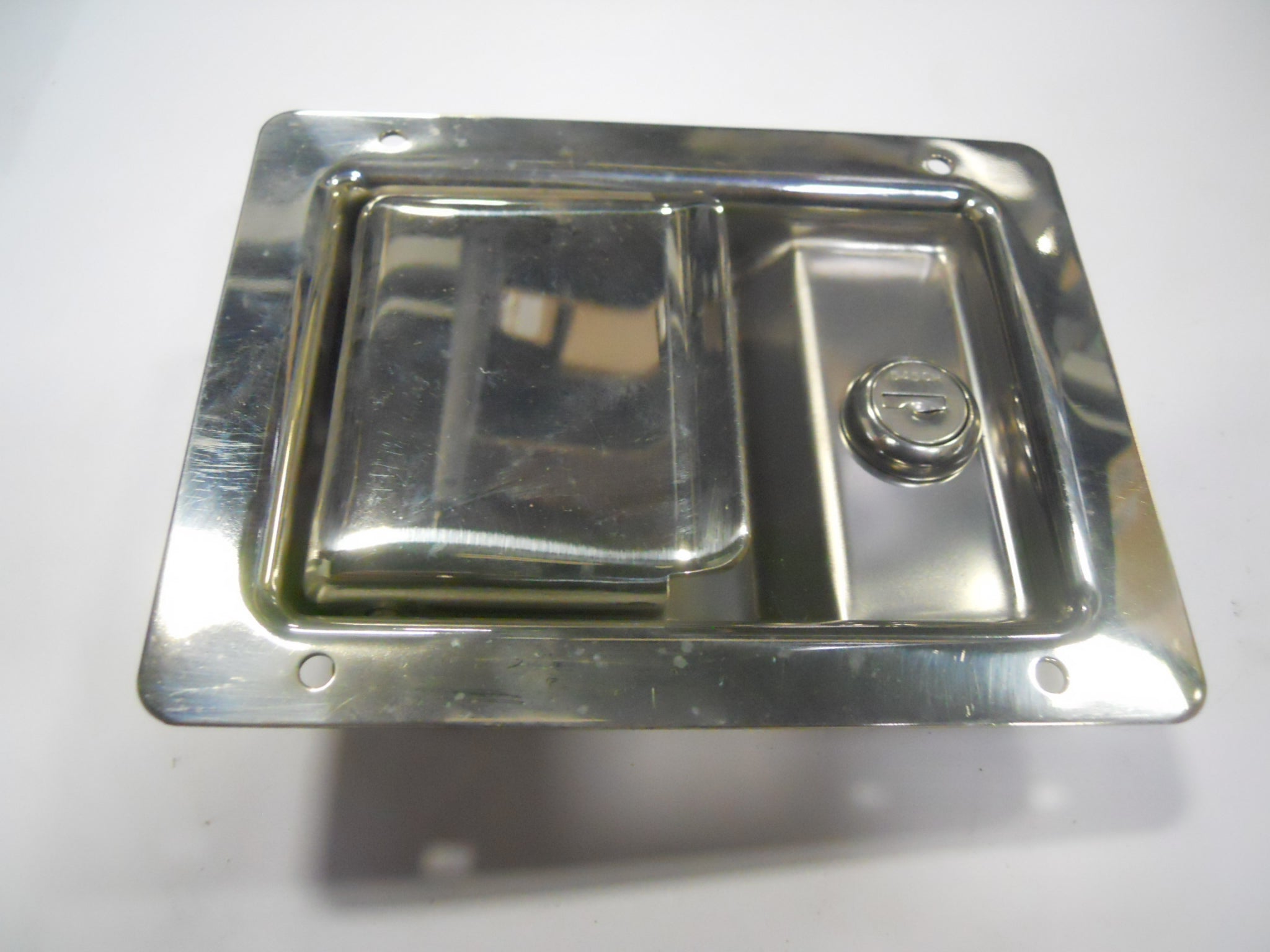 PADDLE HANDLE KEY LOCKING