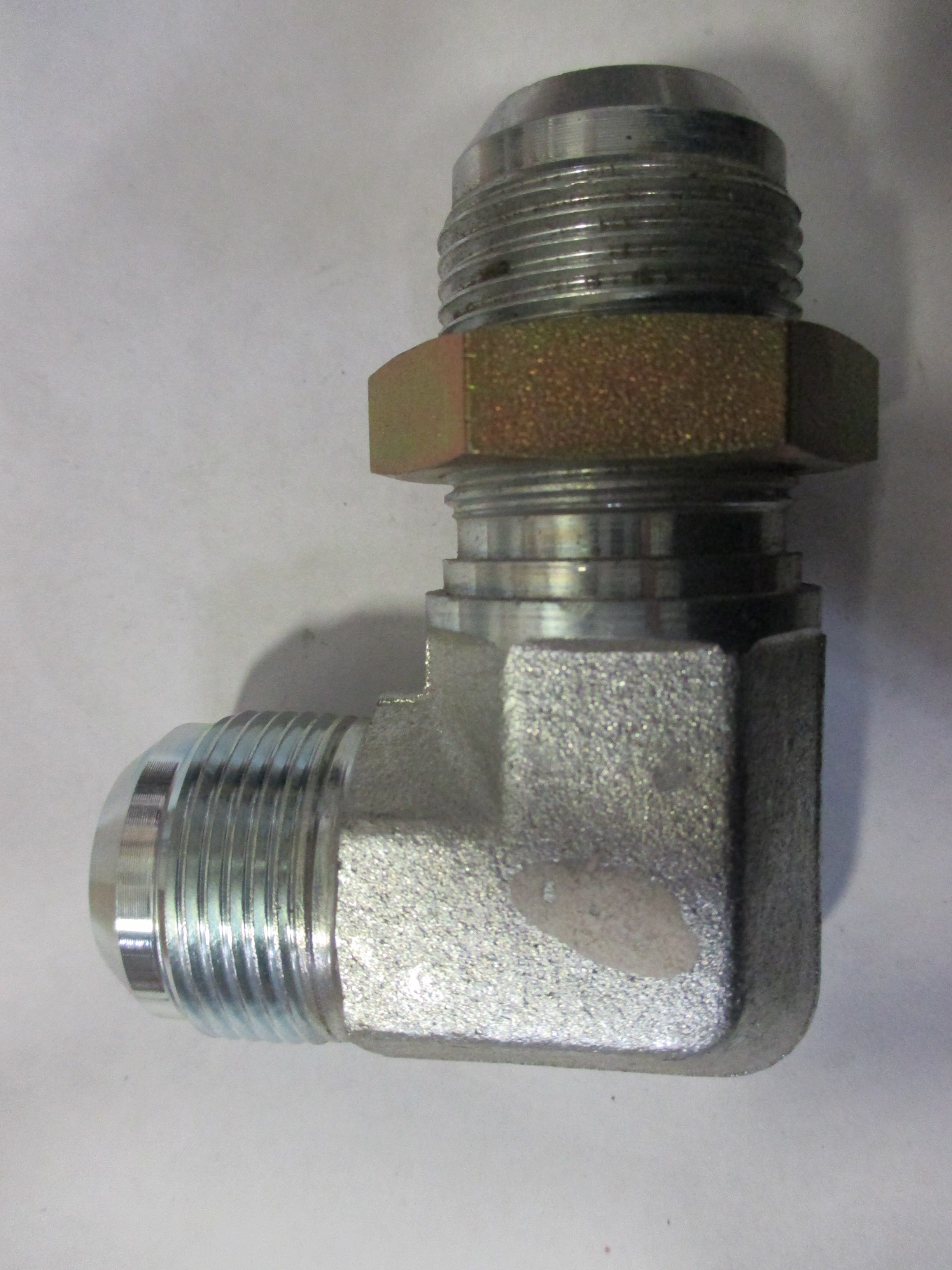 #16 M JIC BULKHEAD 90 ELBOW