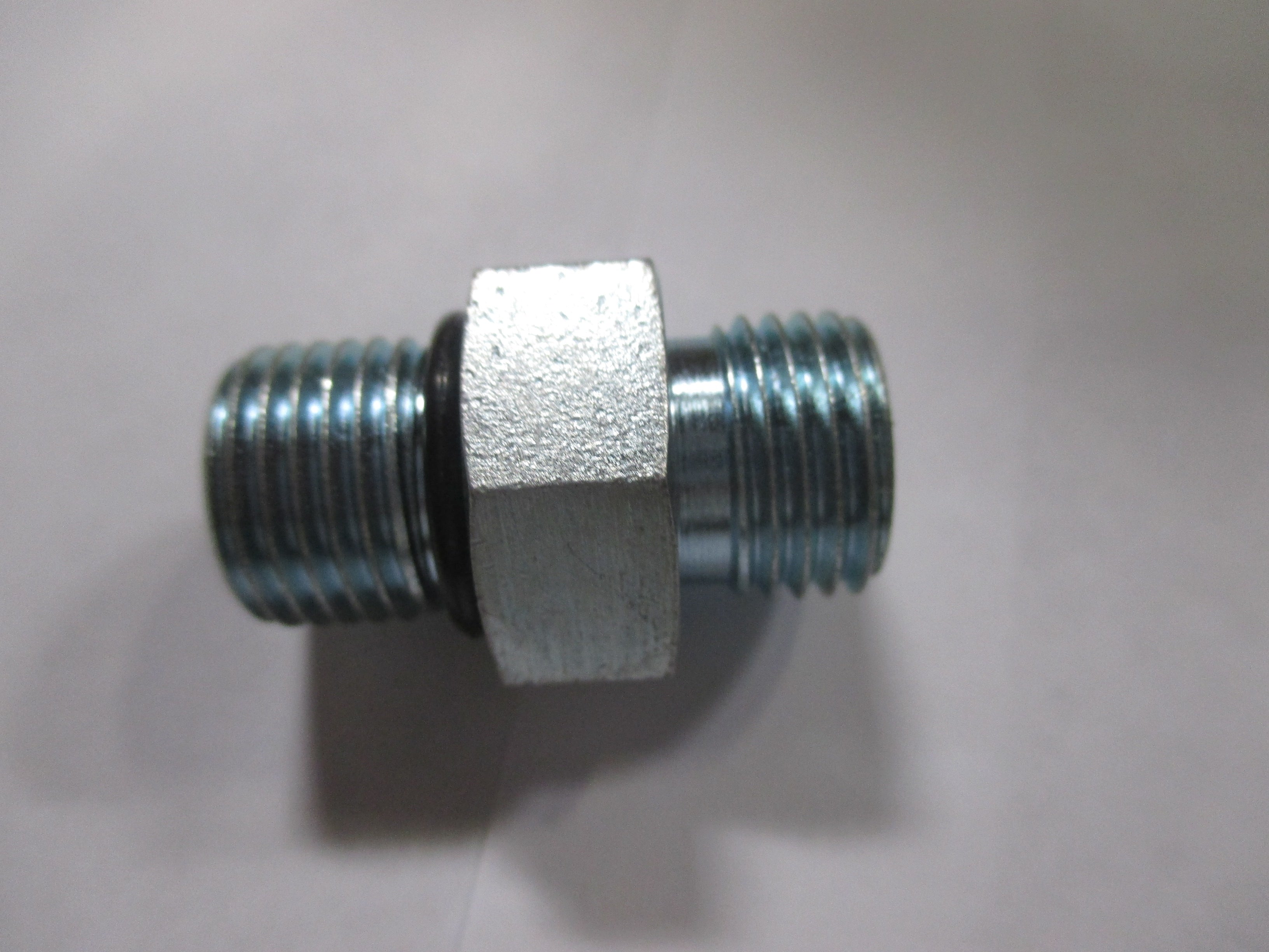 #4 FACE SEAL M to #6 SAE ORB M