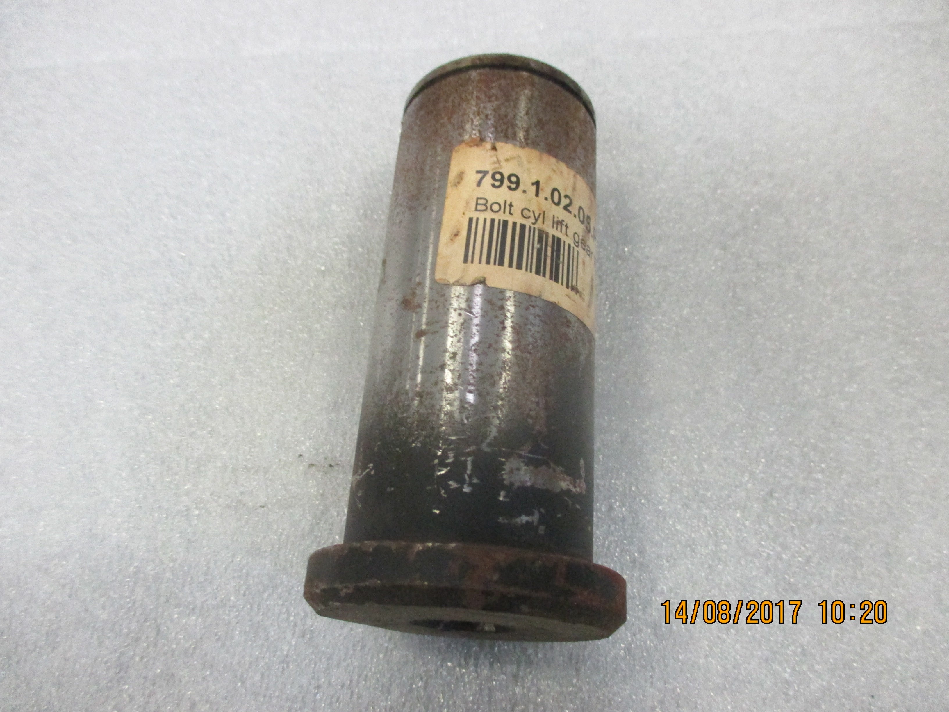 RT400 LIFT CYLINDER BOLT
