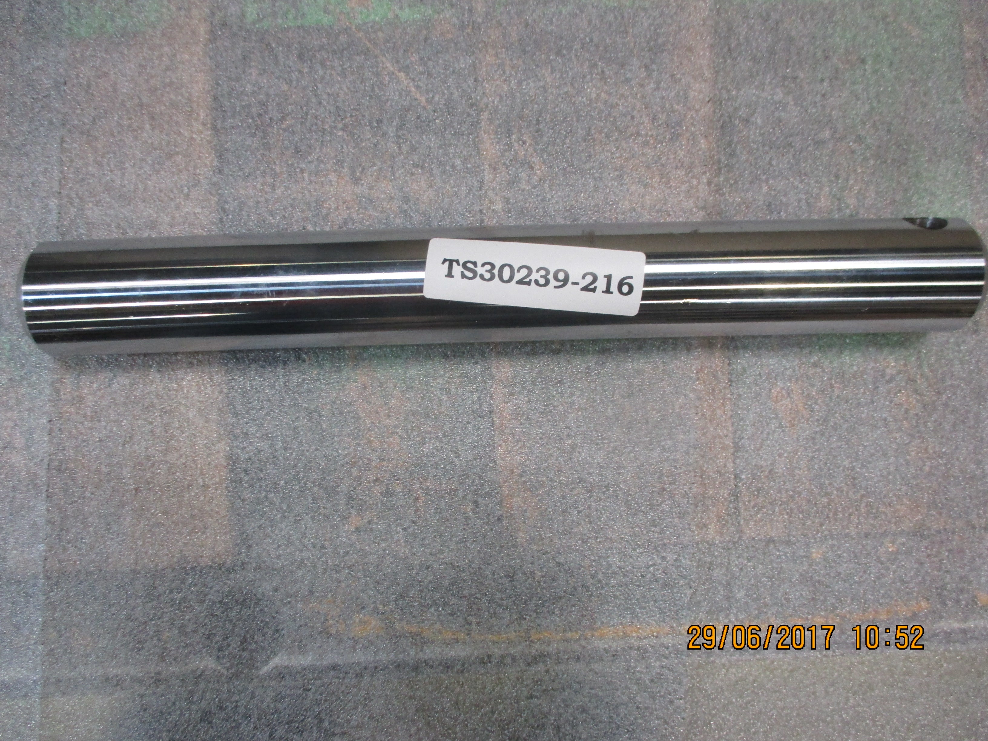 KNIFE PIVOT PIN 2X16